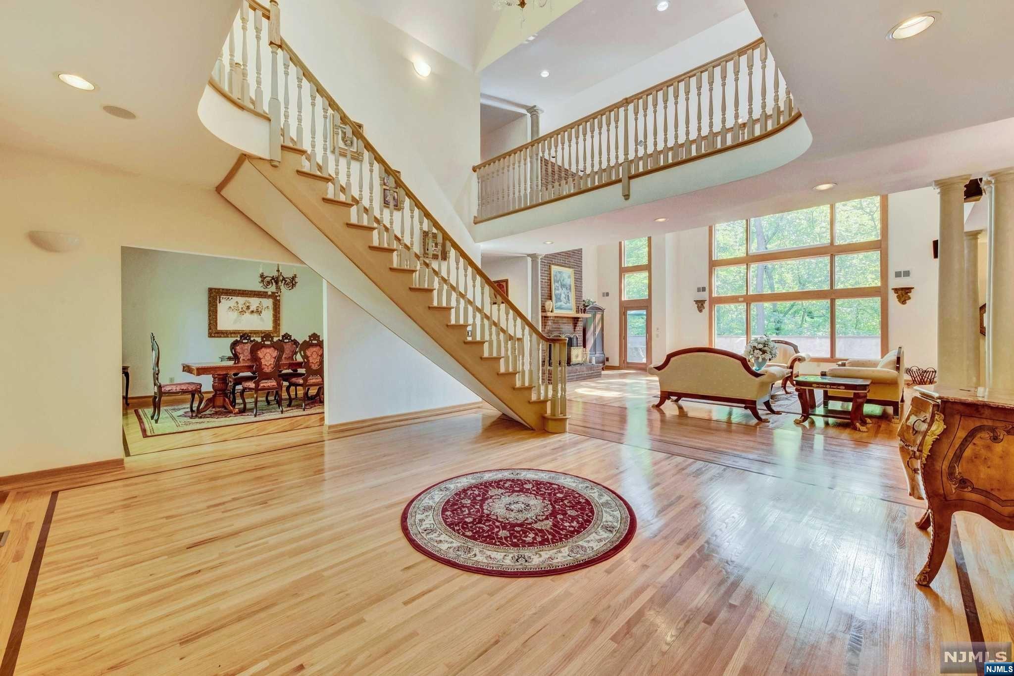 21 Surrey Lane