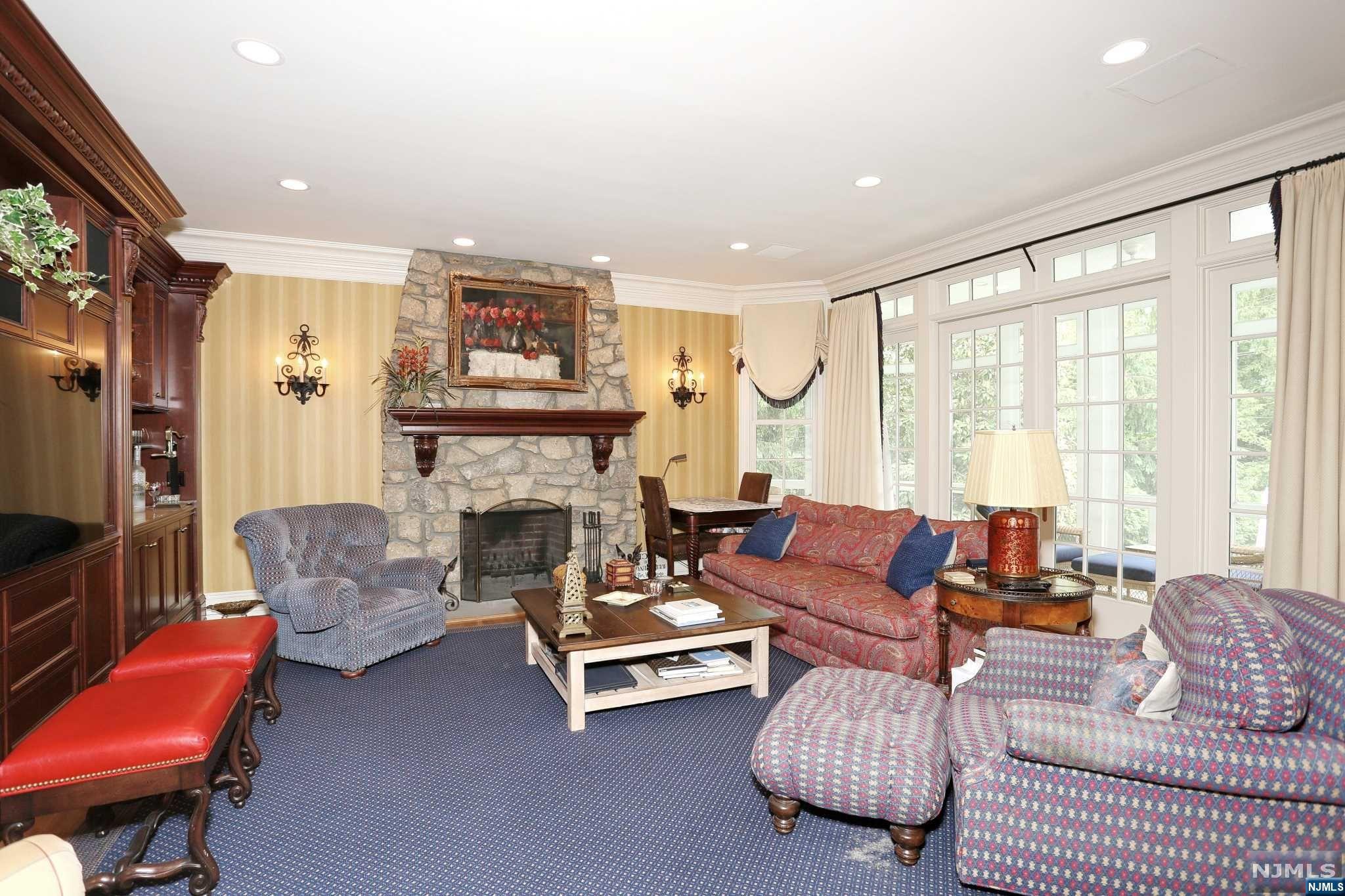 25 Old Farms Road