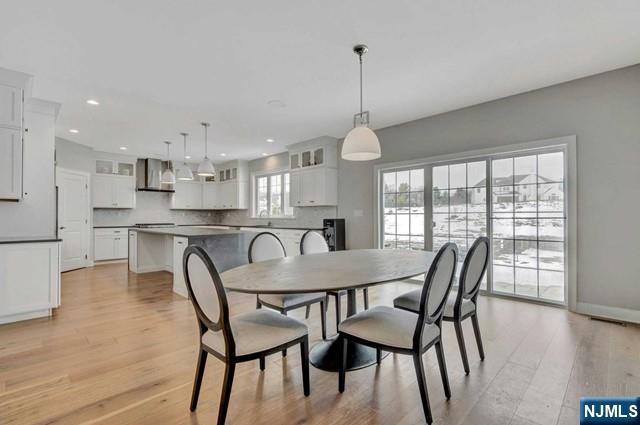 15 Roxbury Road