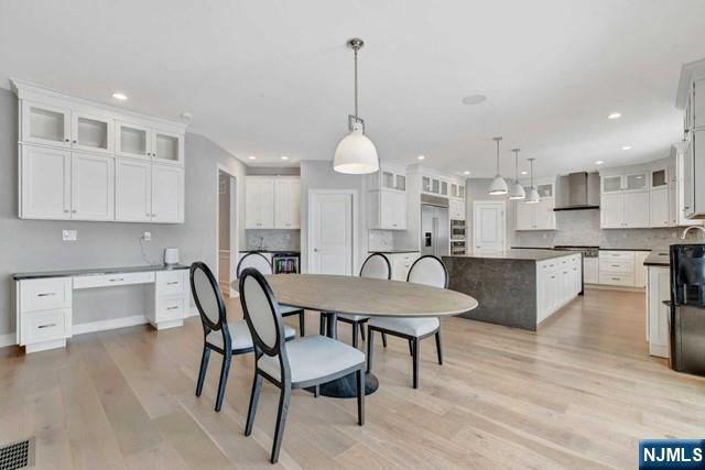 15 Roxbury Road