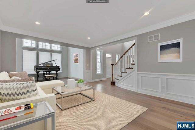 15 Roxbury Road