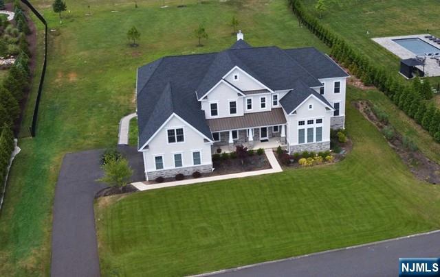 15 Roxbury Road