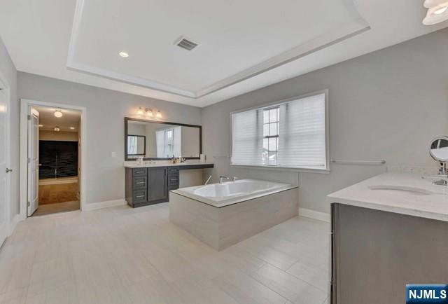 15 Roxbury Road