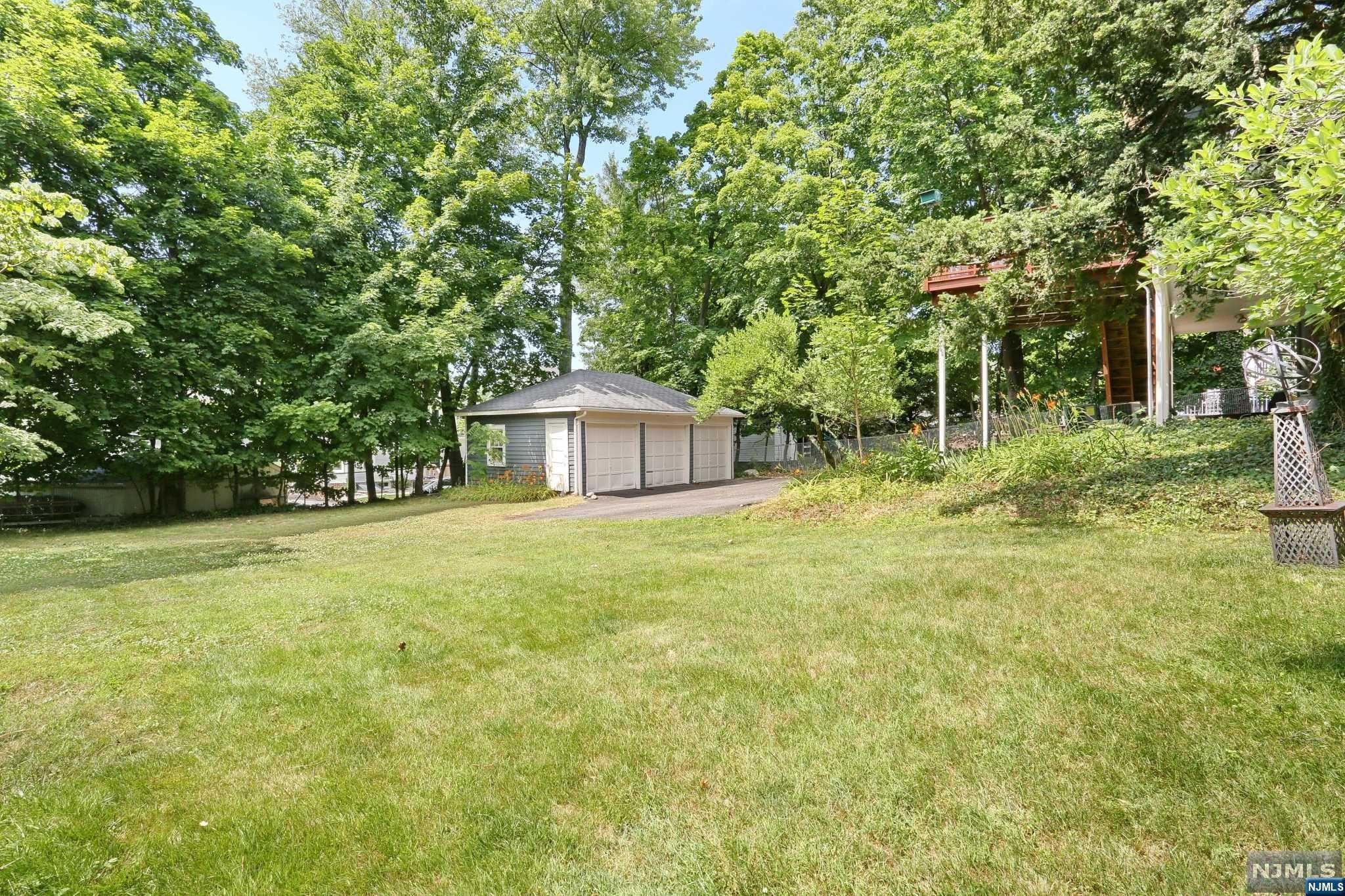48 Sherman Place
