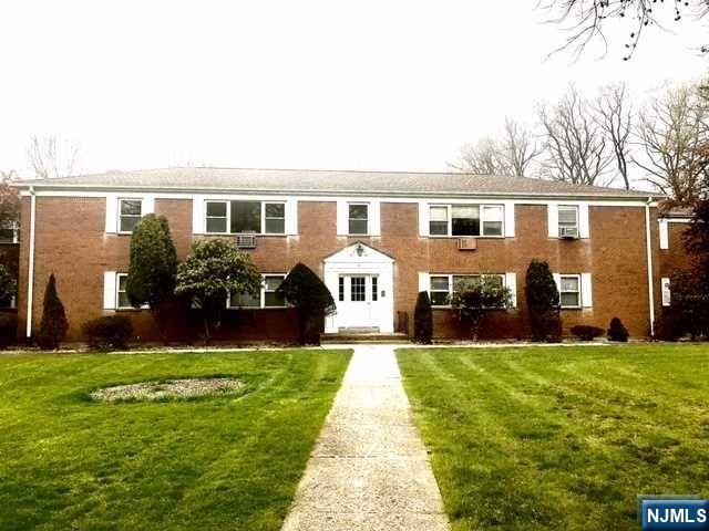 8 Rustic Circle D