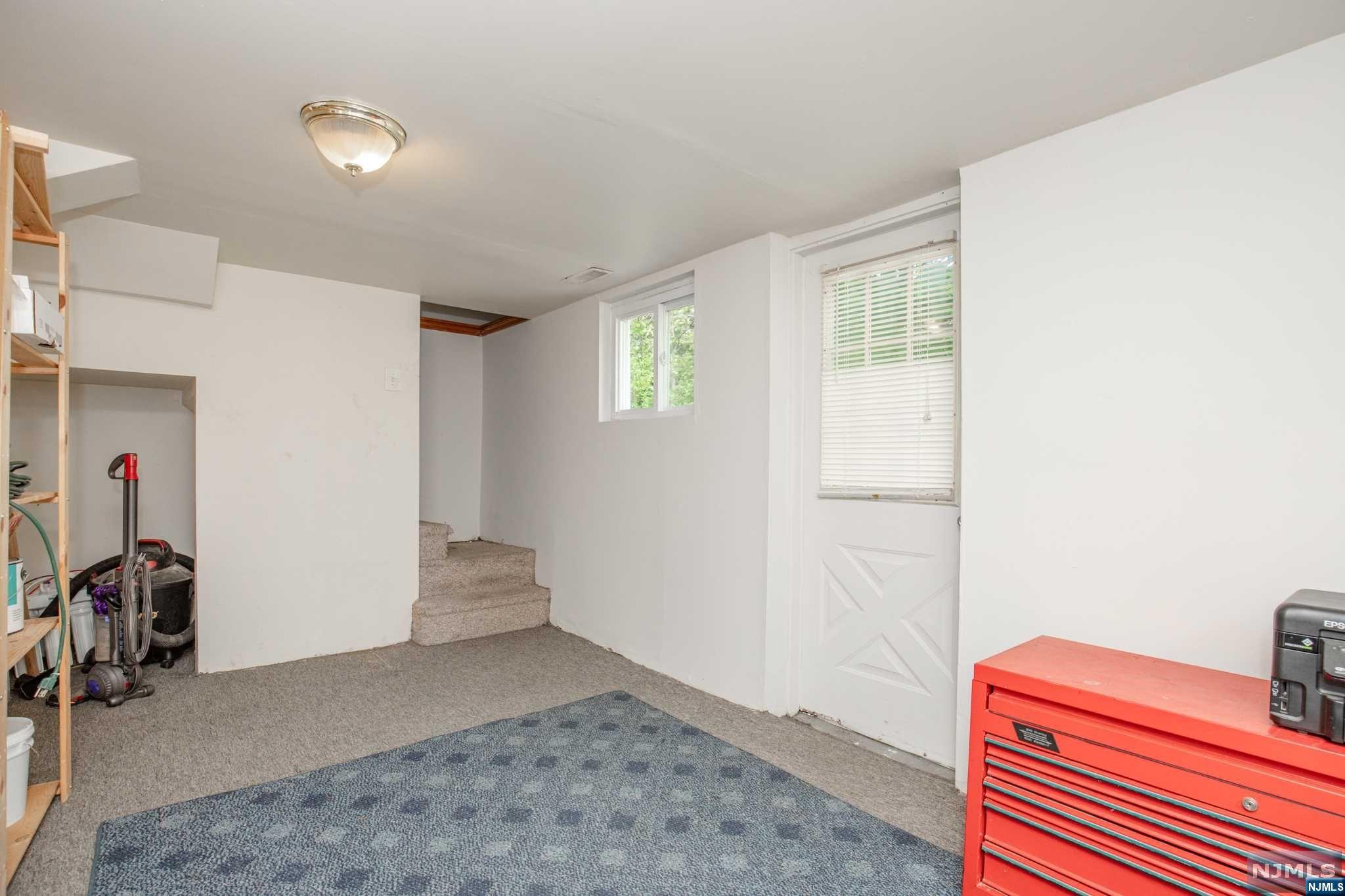 23-25 Mohawk Avenue