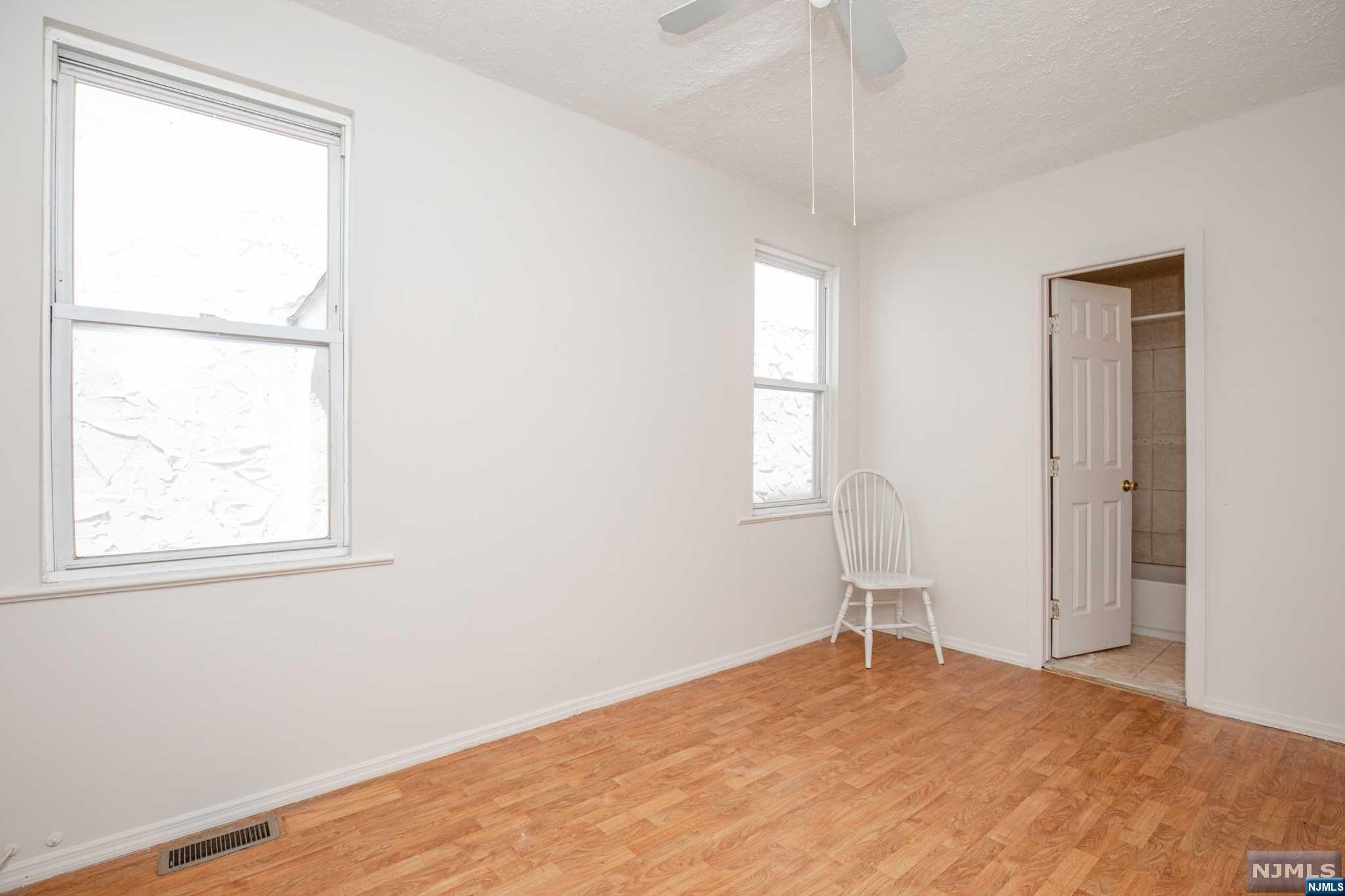 23-25 Mohawk Avenue