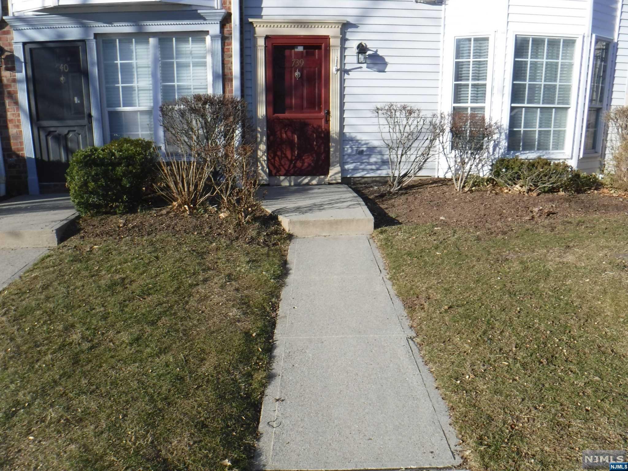 739 Pepperidge Road