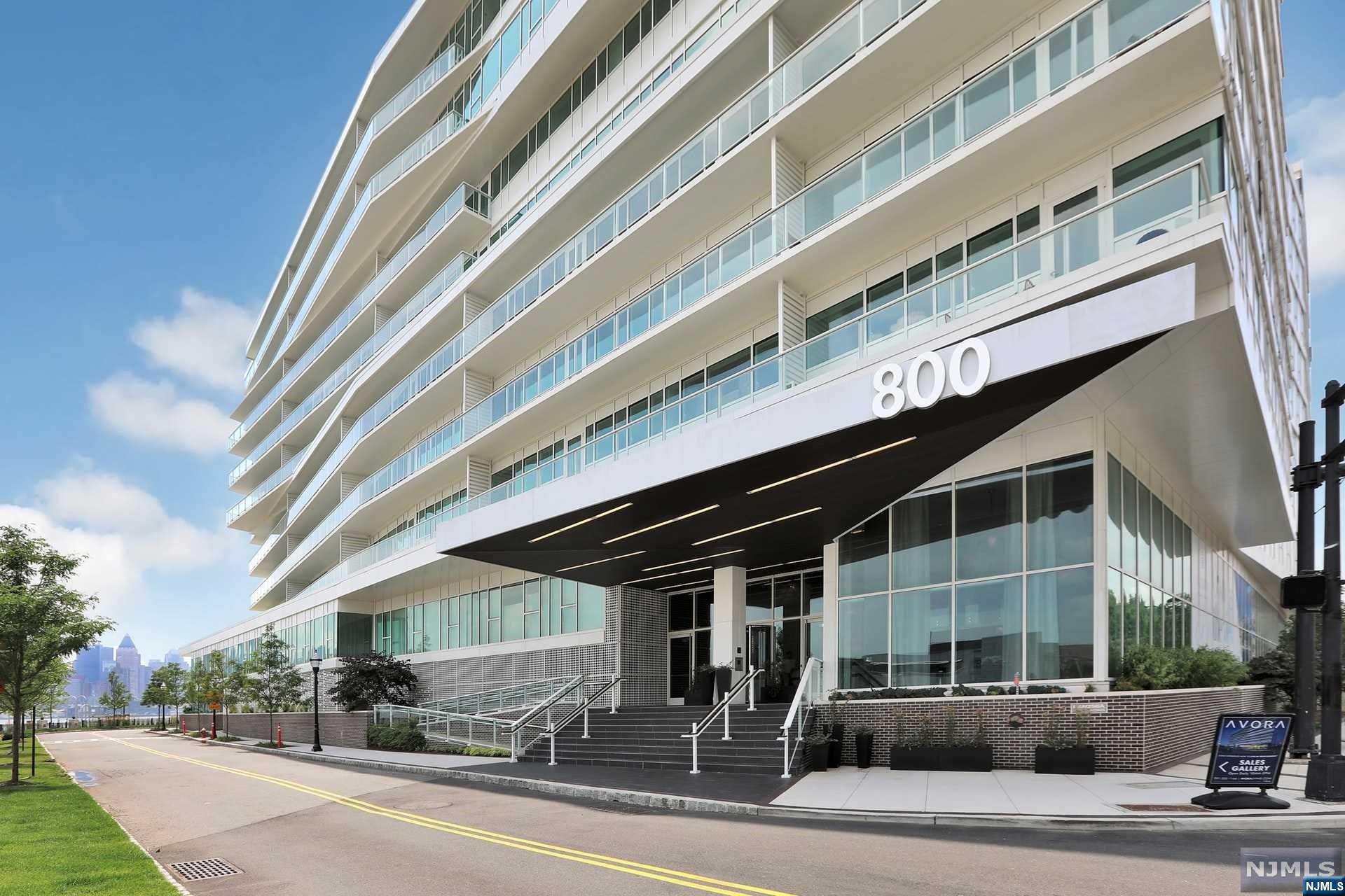 800 Avenue Port Imp