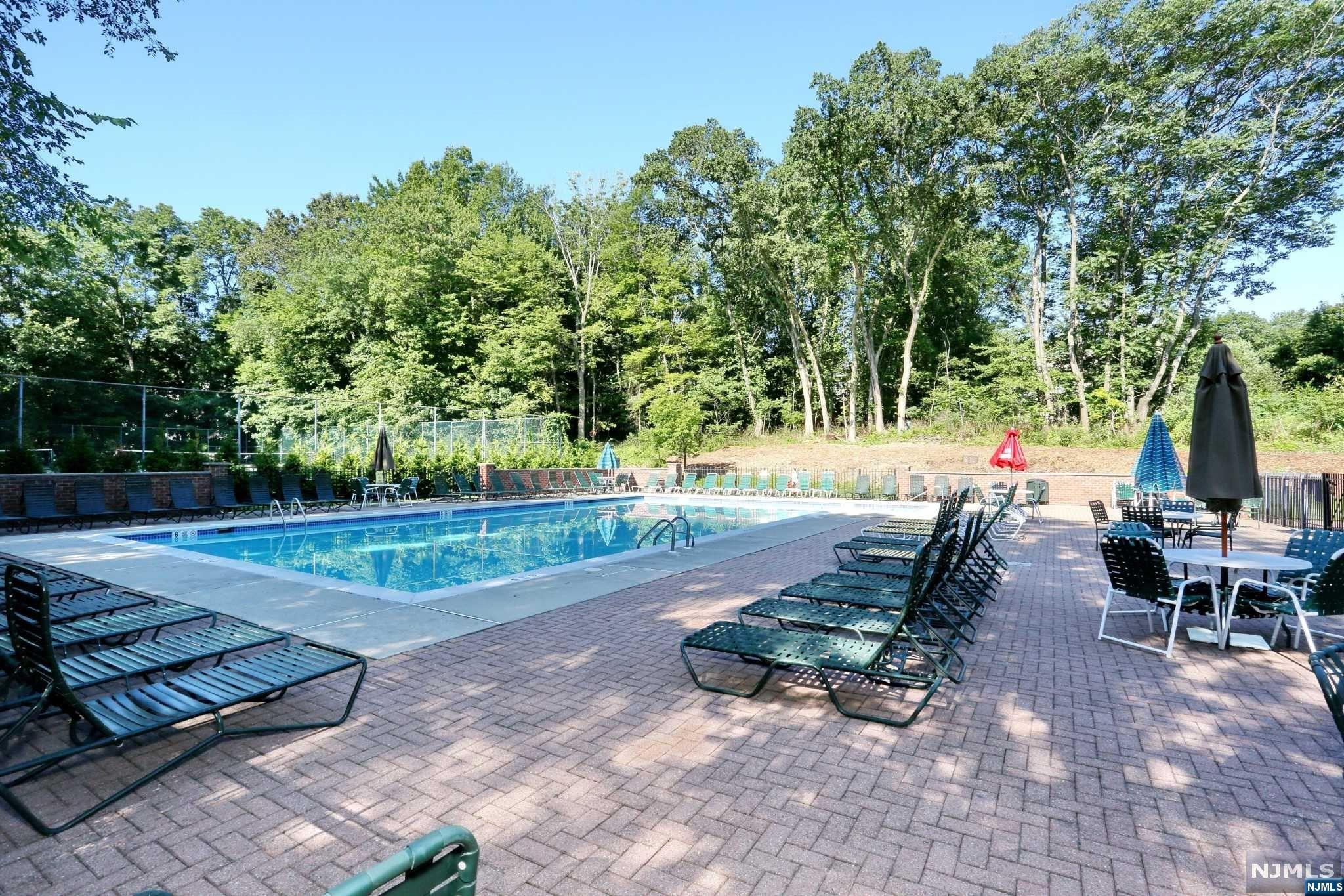 370 Cottonwood Way