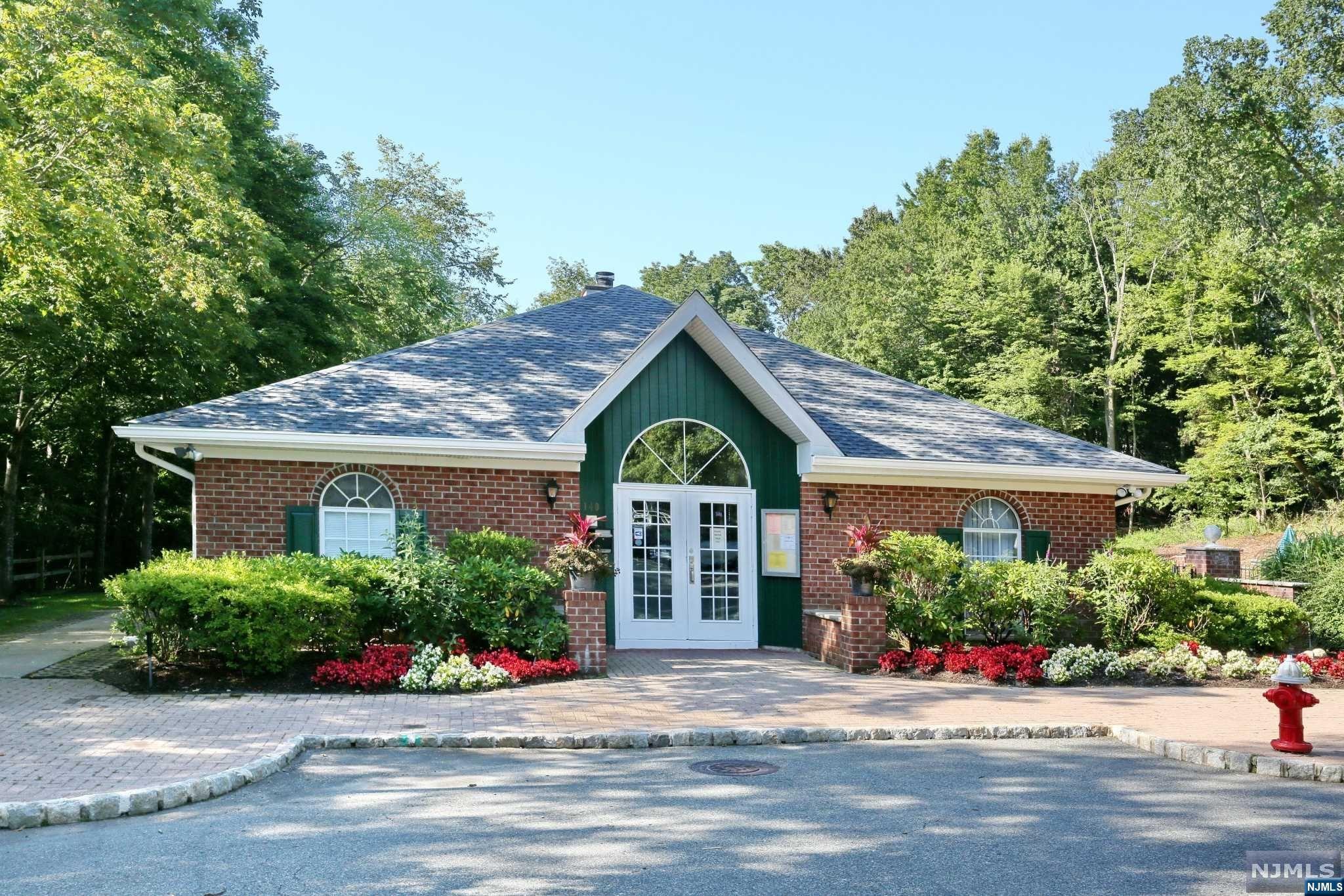 370 Cottonwood Way