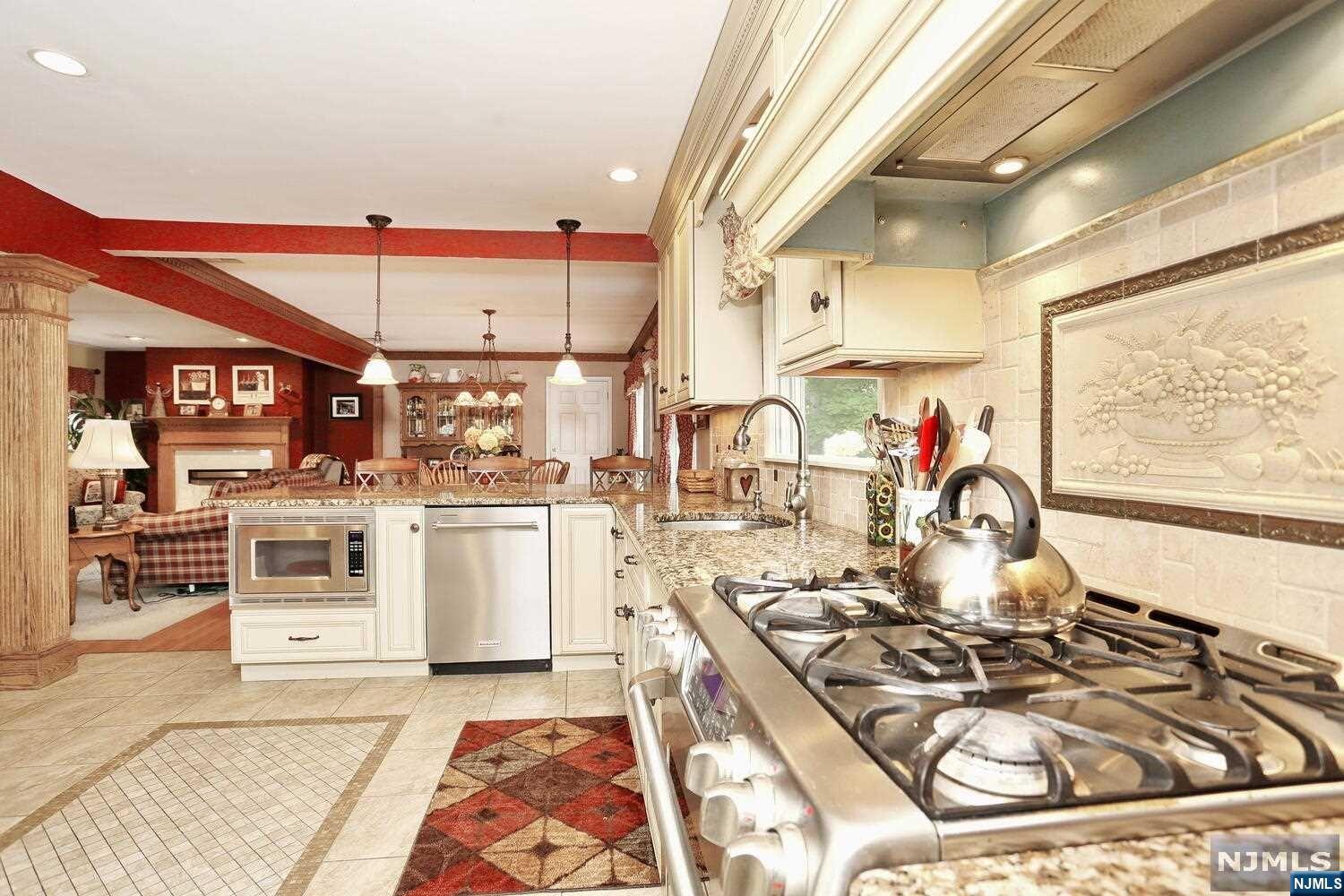 186 Stephen Drive
