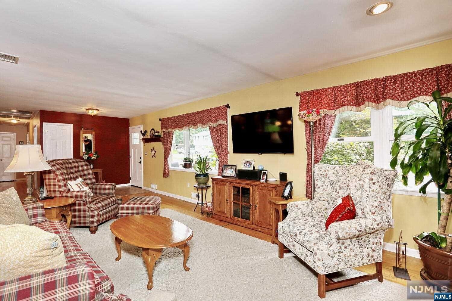 186 Stephen Drive