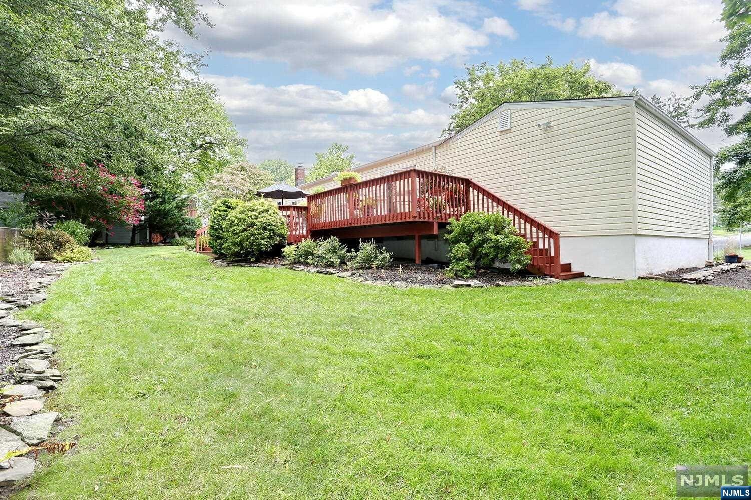 186 Stephen Drive