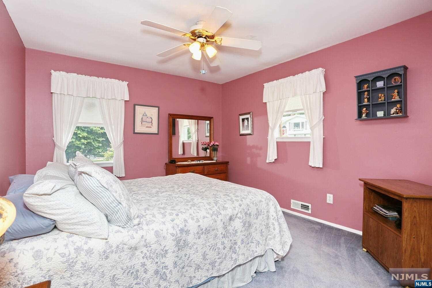 186 Stephen Drive