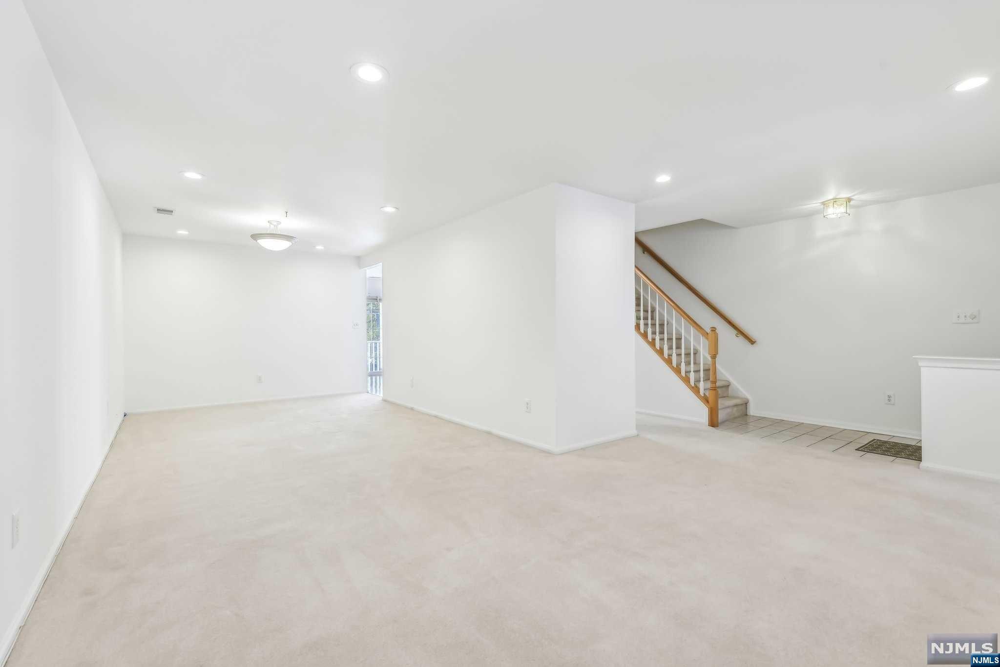 2307 Oakham Court