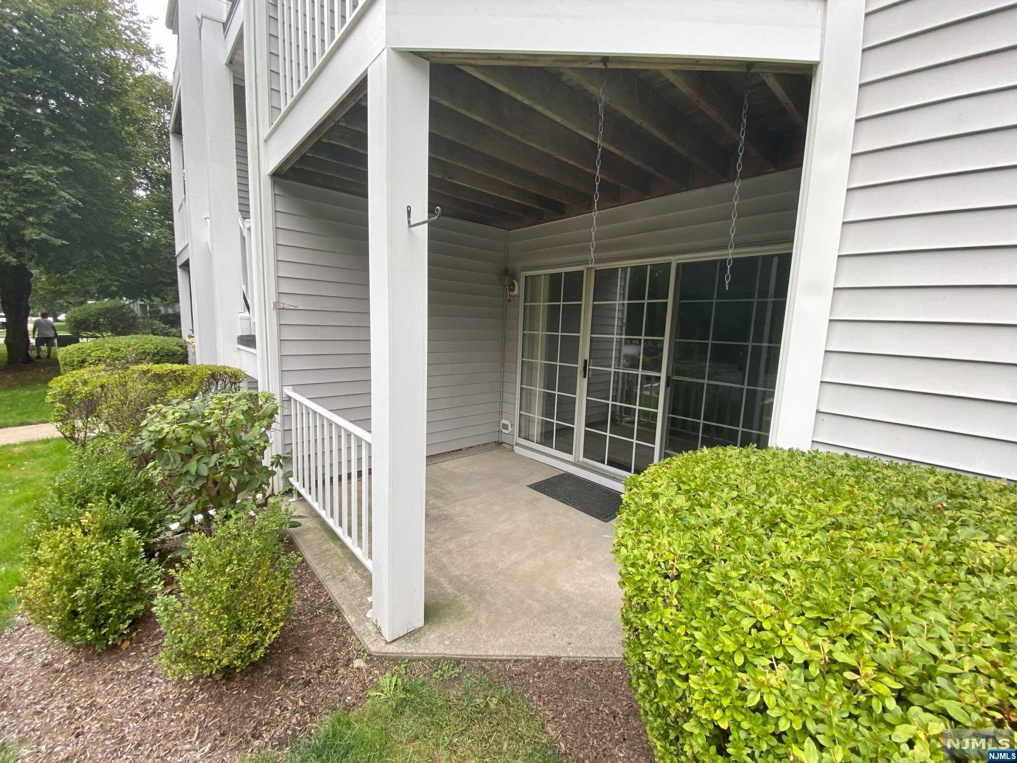 606 Lilac Lane