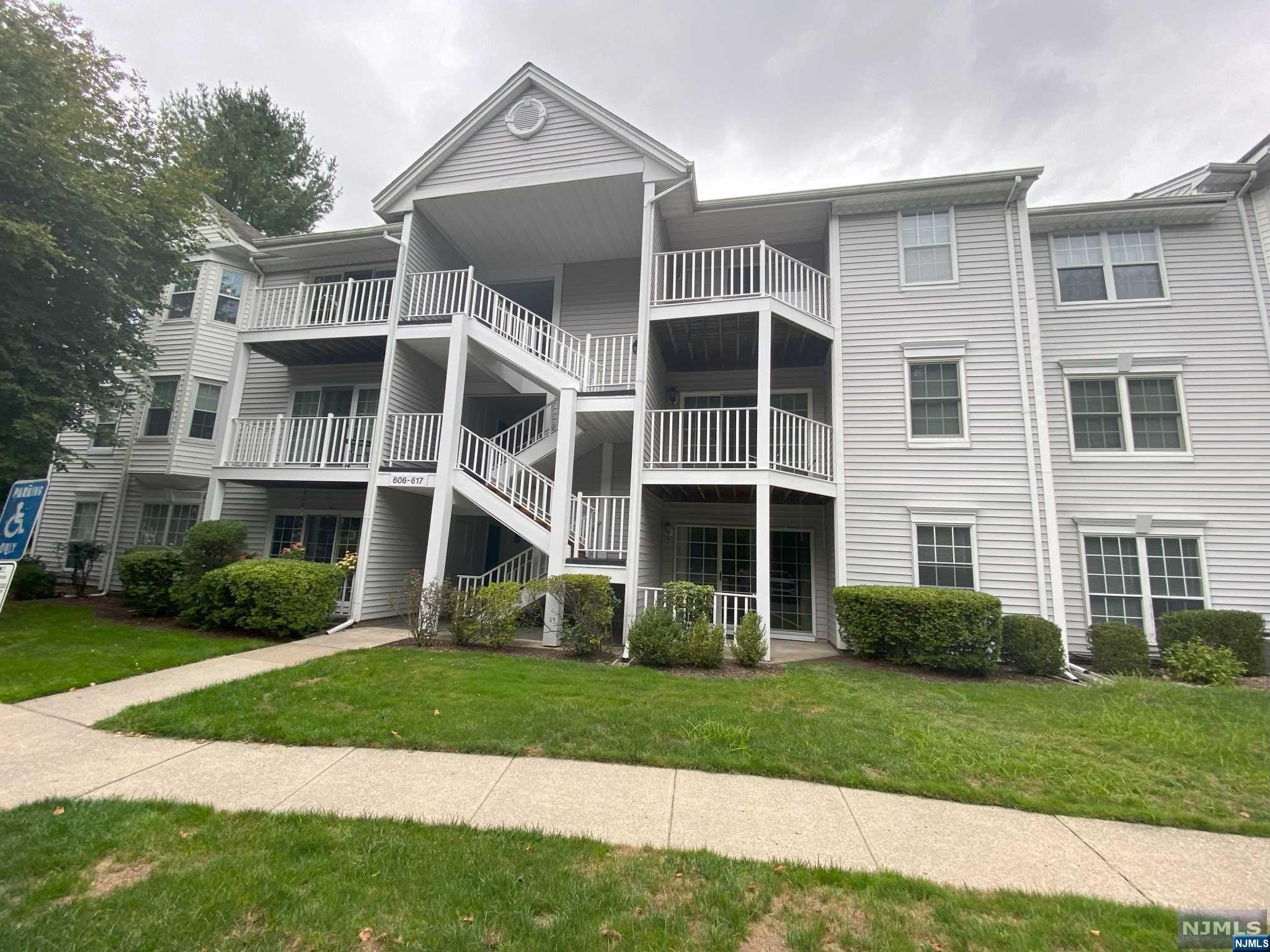 606 Lilac Lane