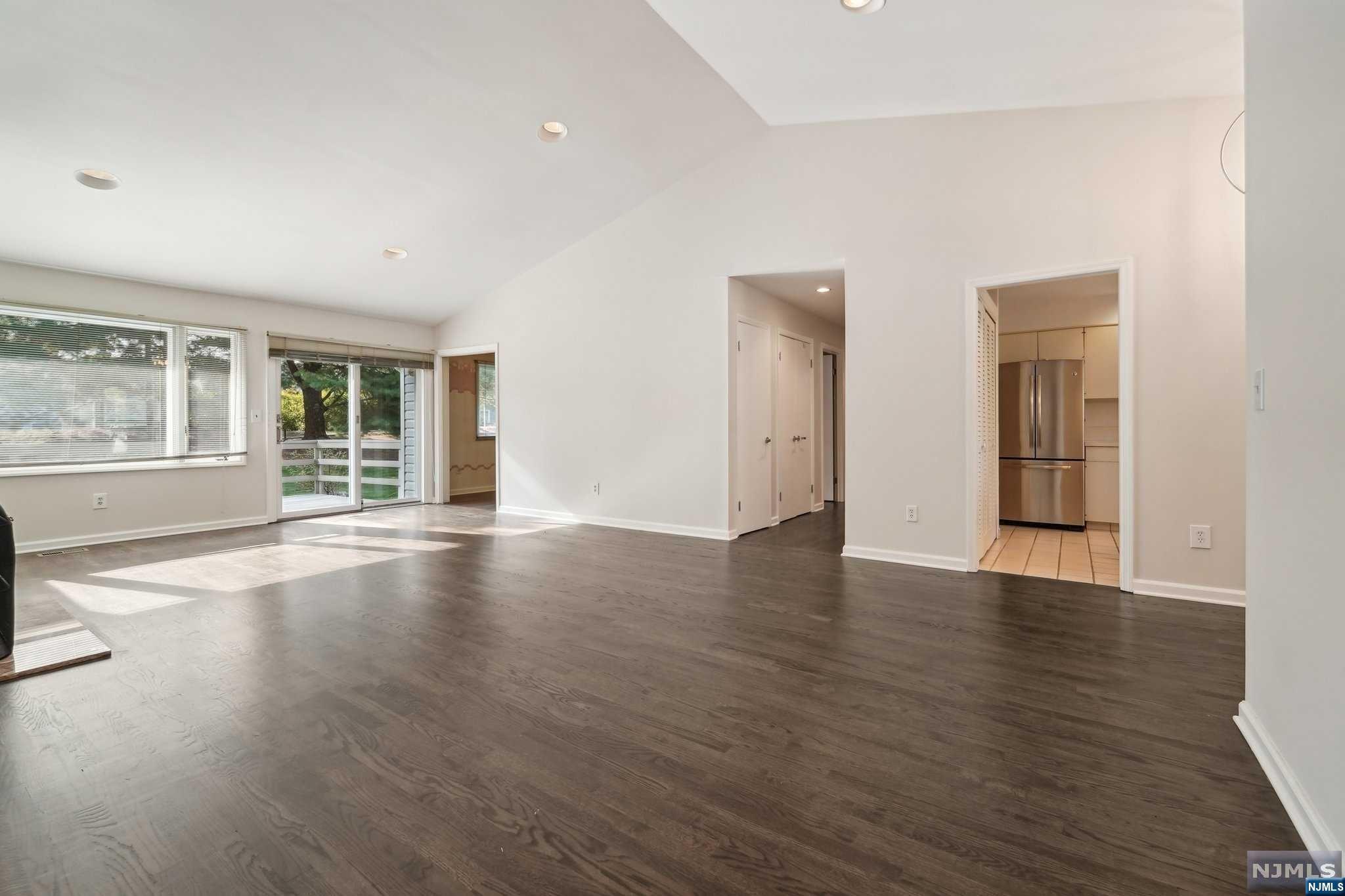 32 Erskine Court