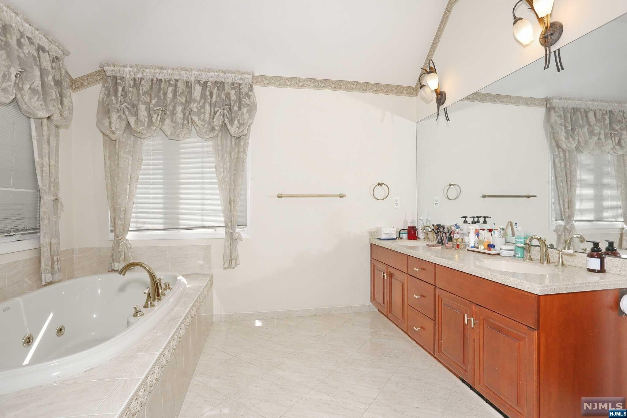 616 Bridle Path