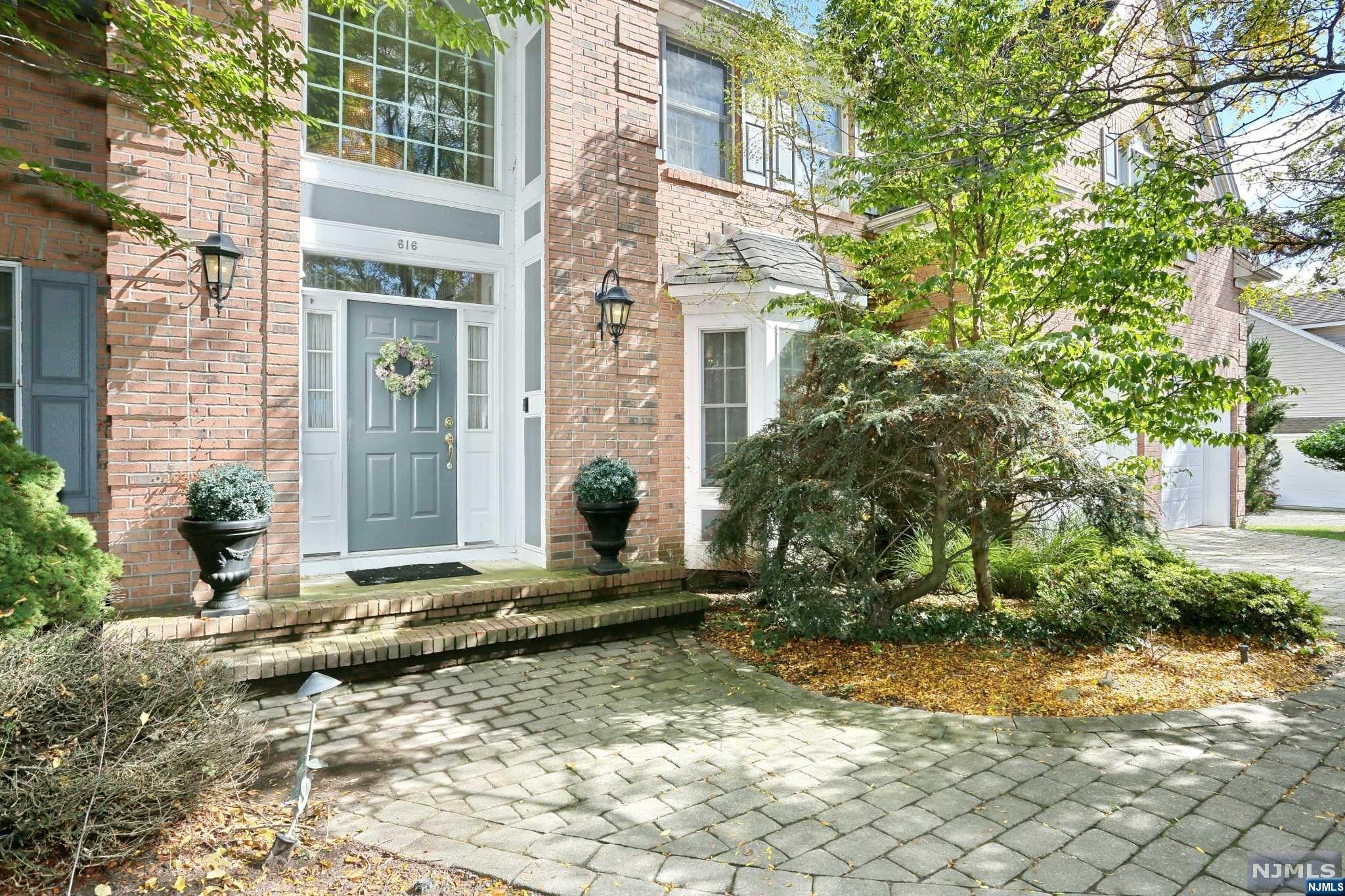 616 Bridle Path