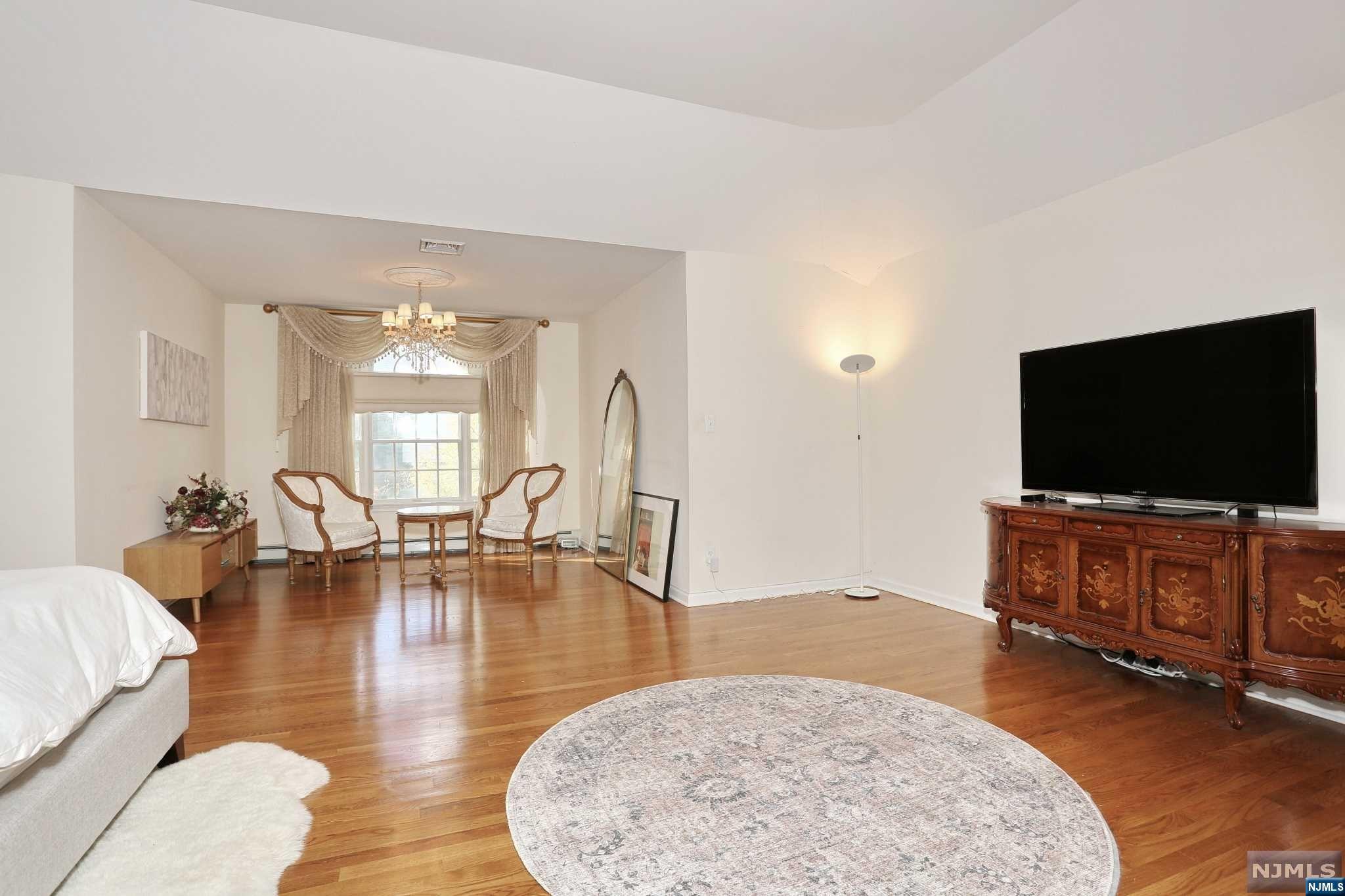 616 Bridle Path