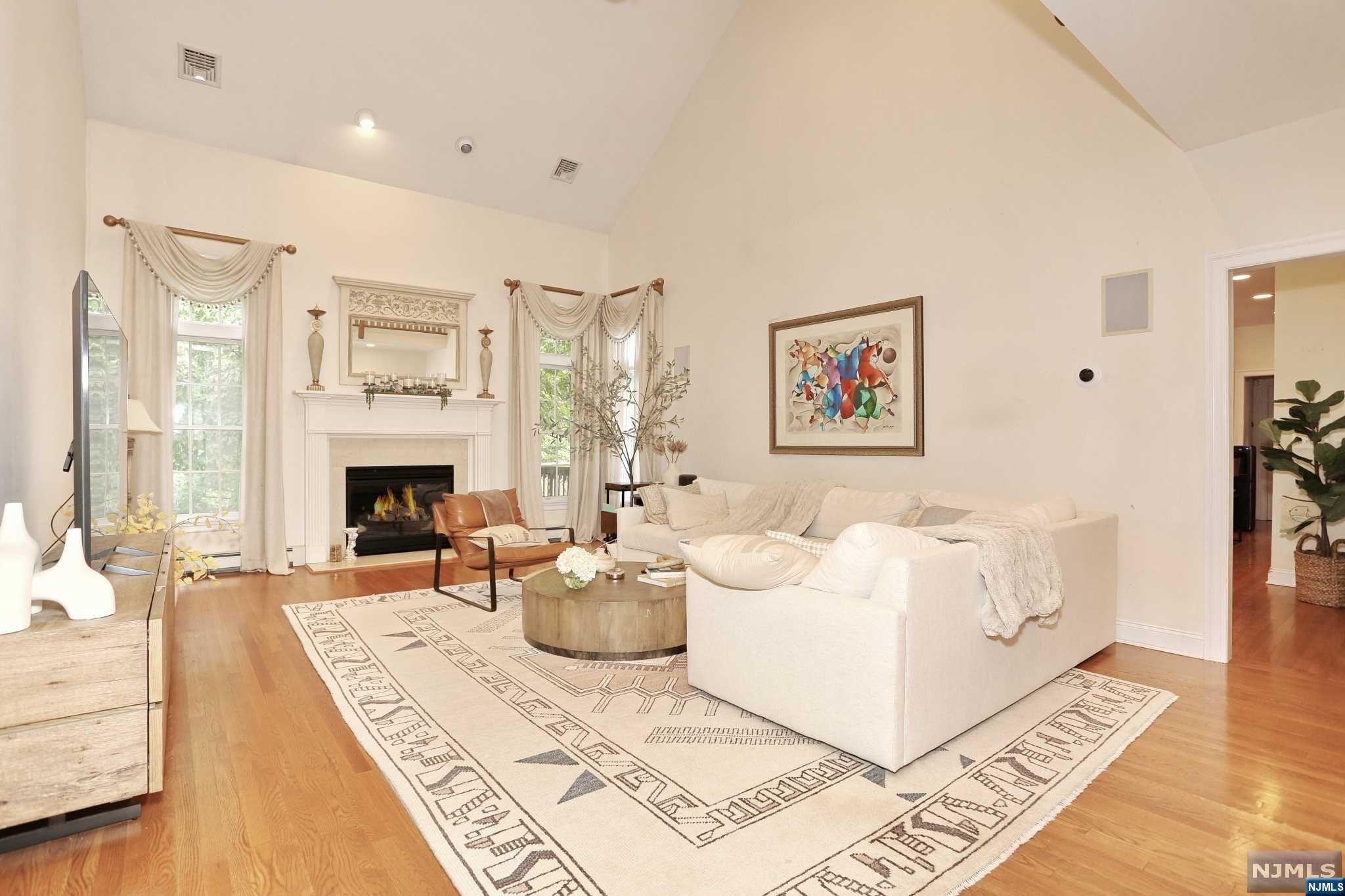616 Bridle Path