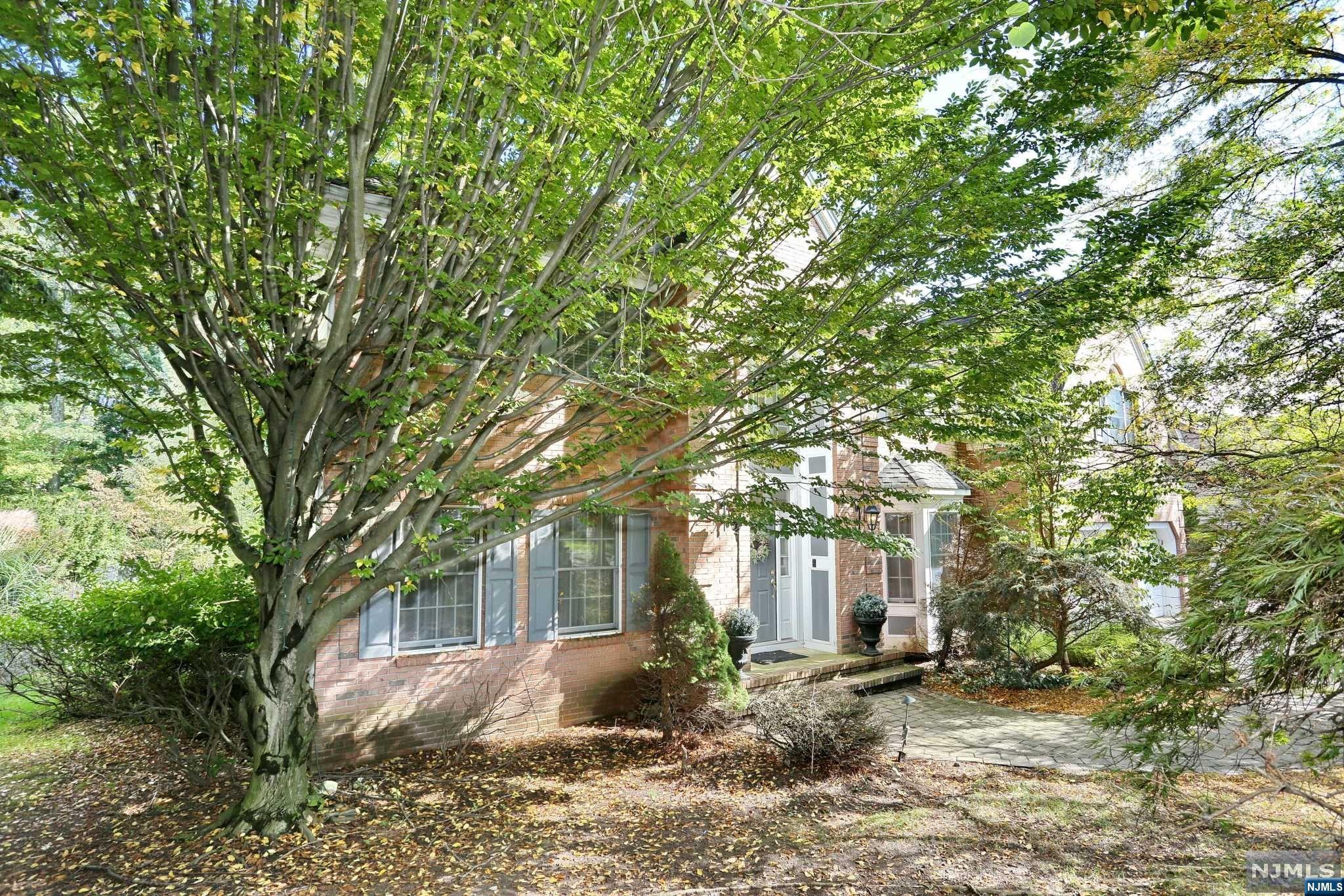 616 Bridle Path