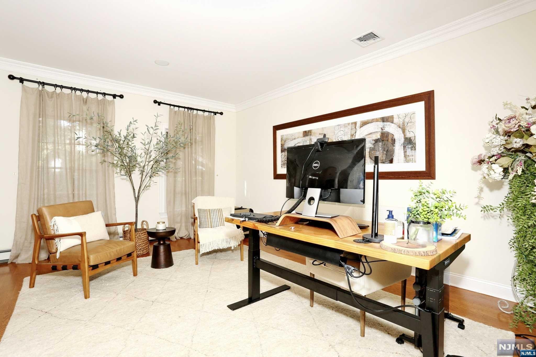 616 Bridle Path