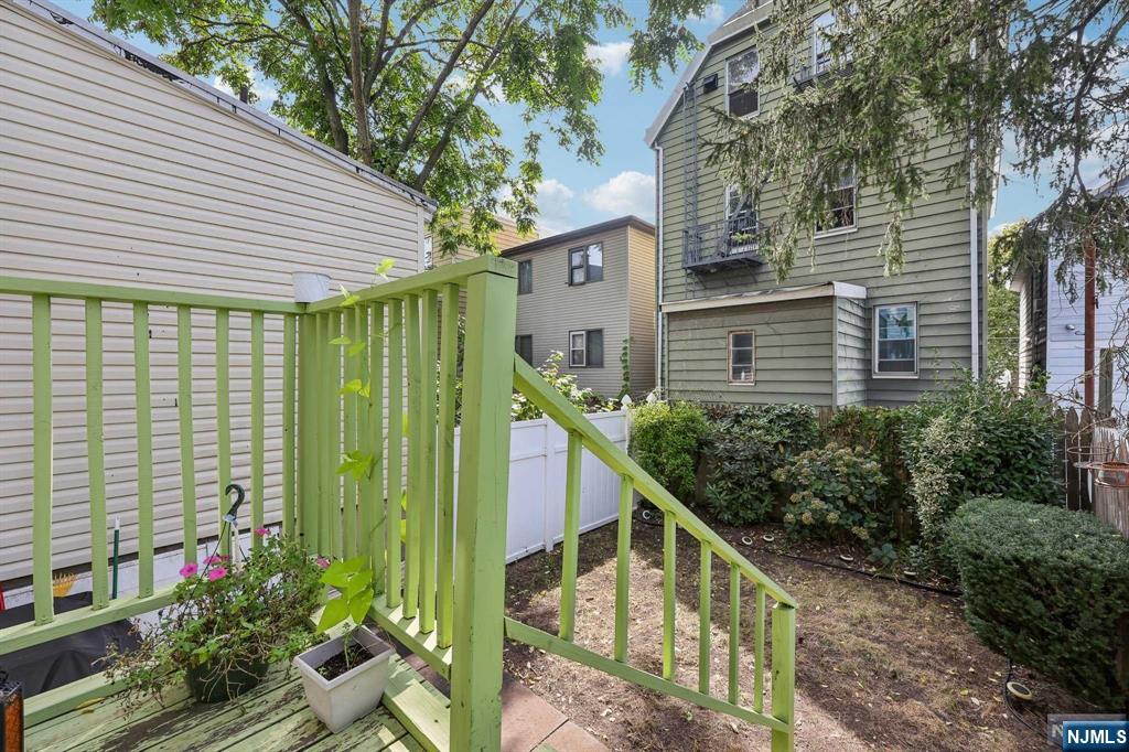 215 Lembeck Avenue
