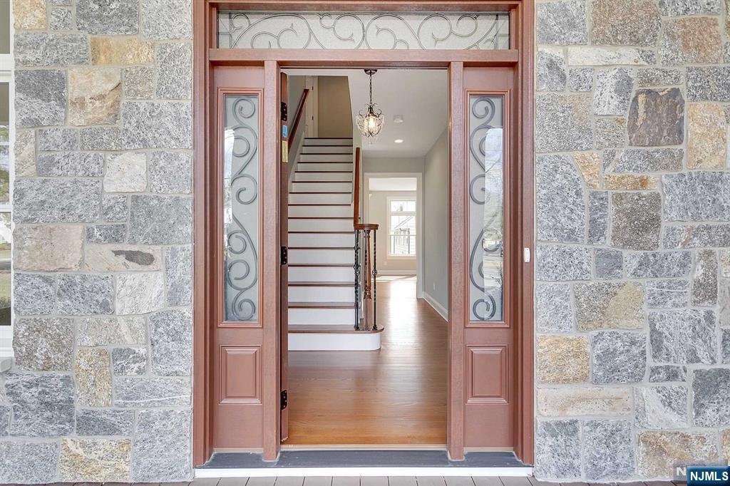 582 Green Valley Road