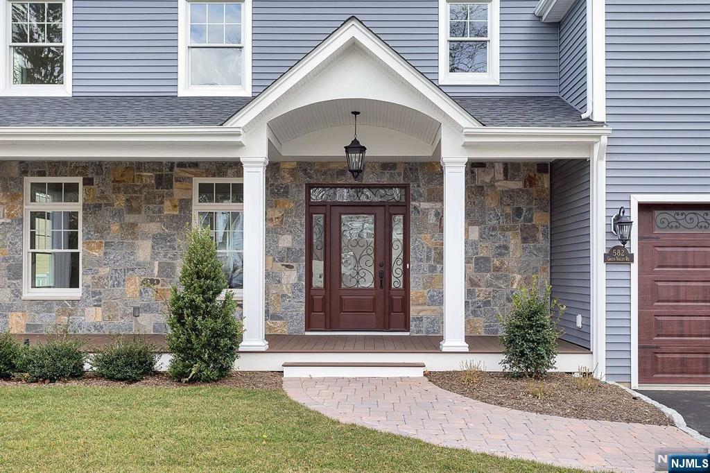 582 Green Valley Road
