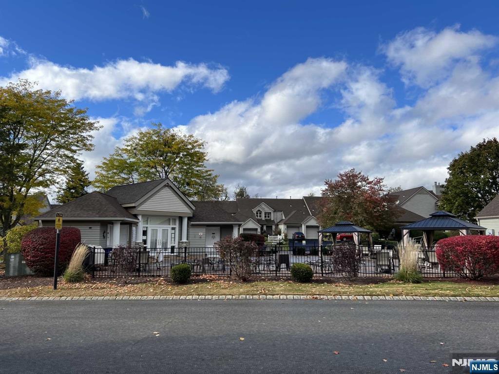 27 Beardslee Circle