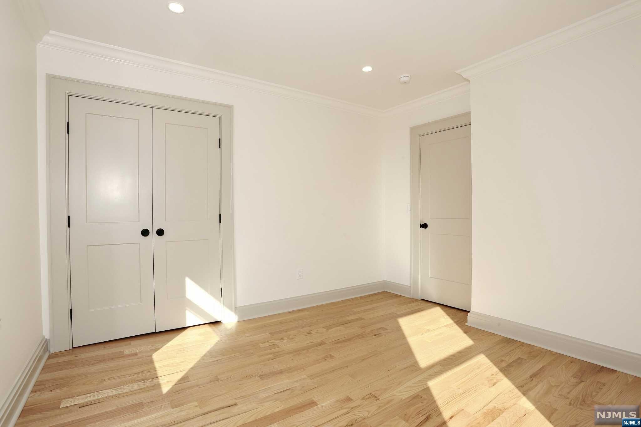 224 3rd Avenue 2nd.floor