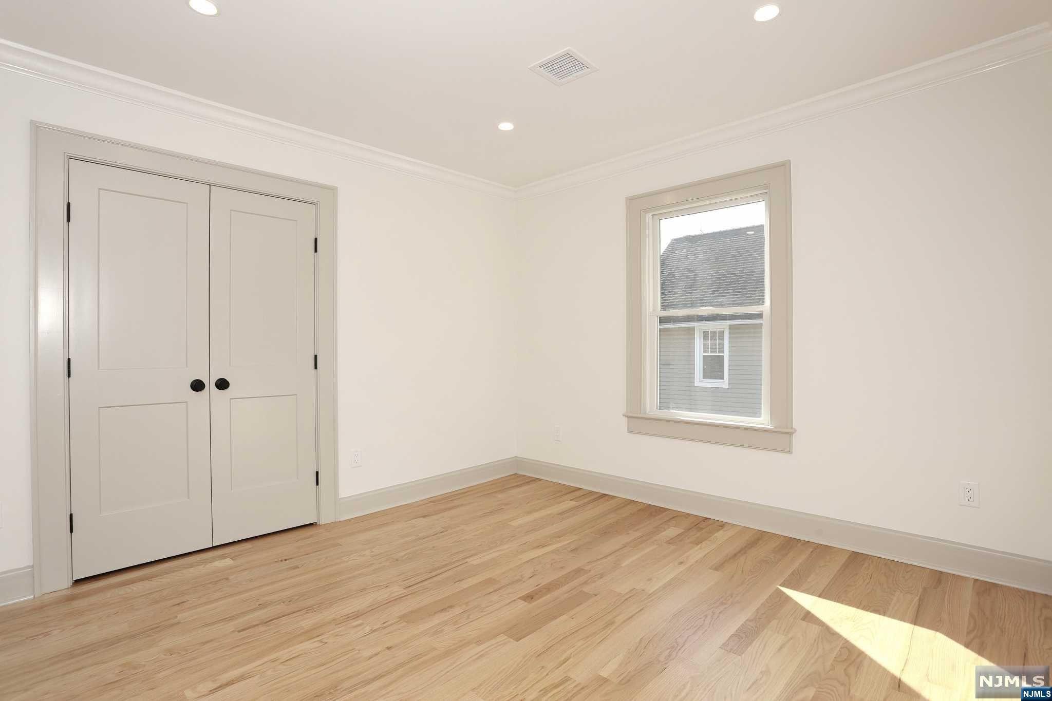 224 3rd Avenue 2nd.floor