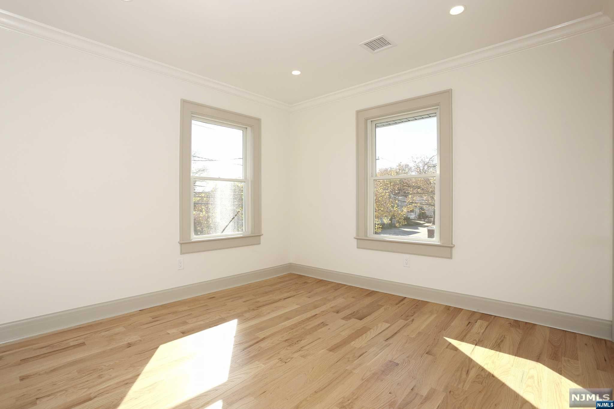 224 3rd Avenue 2nd.floor