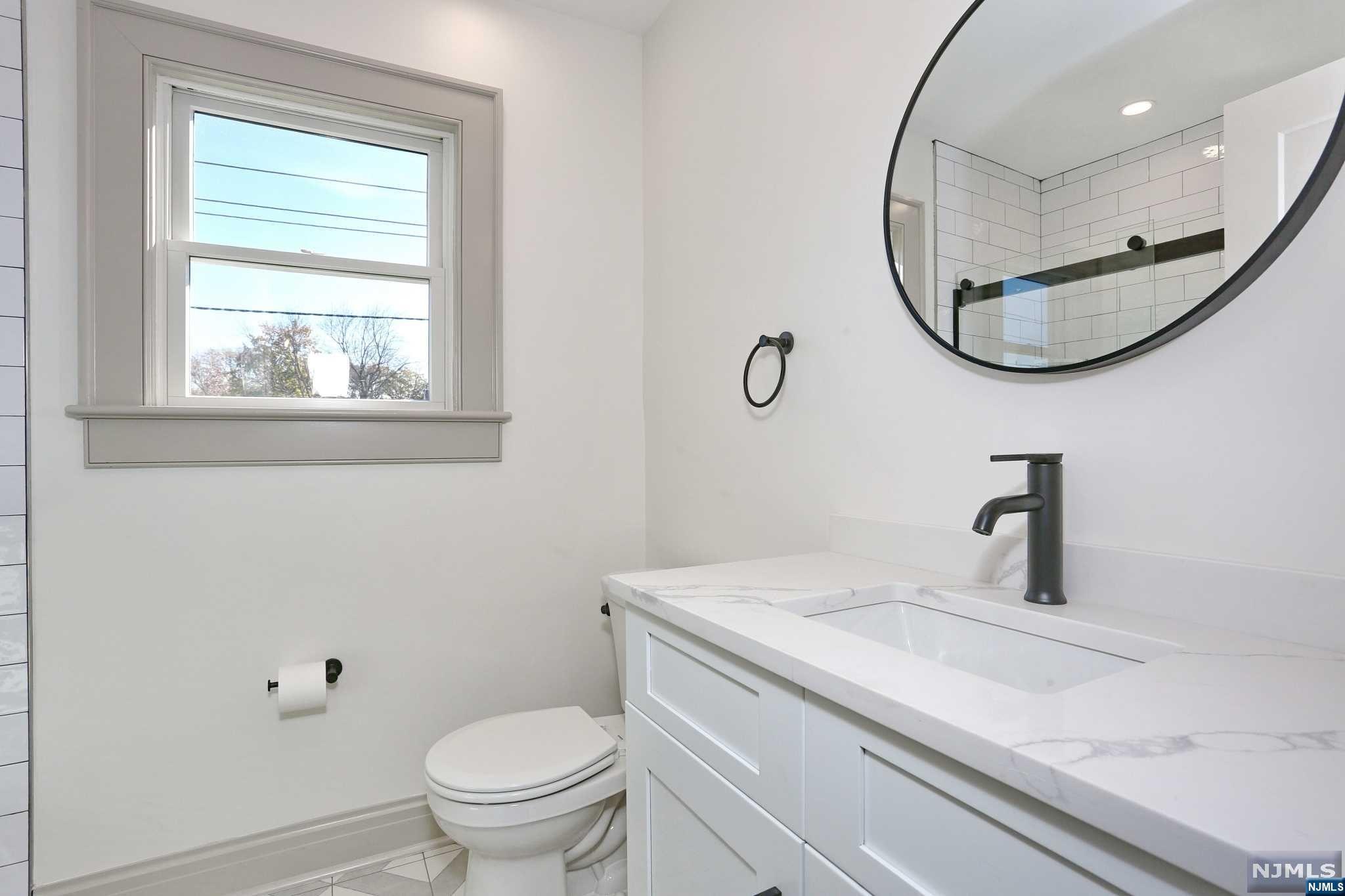 224 3rd Avenue 2nd.floor