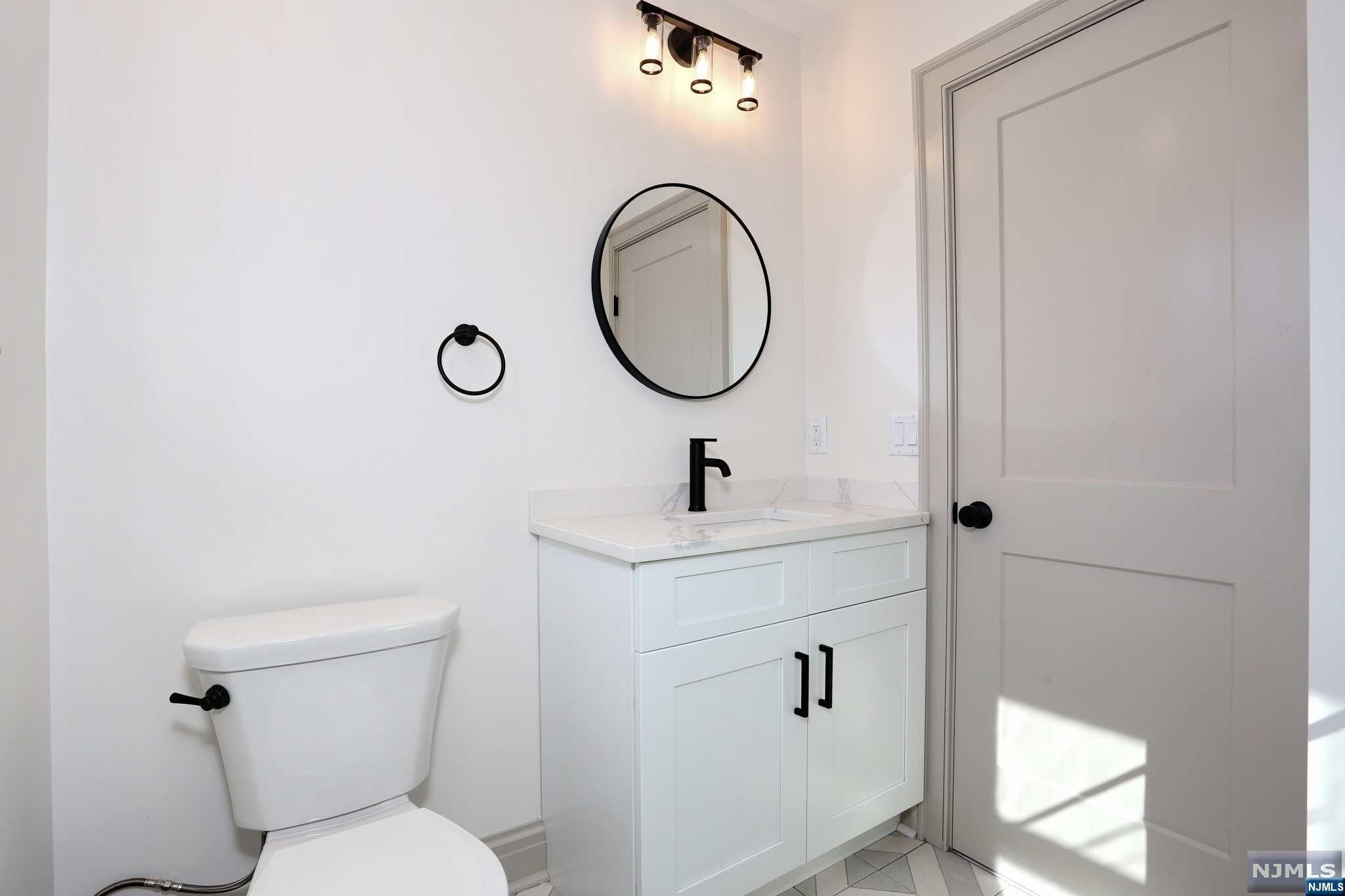 224 3rd Avenue 2nd.floor