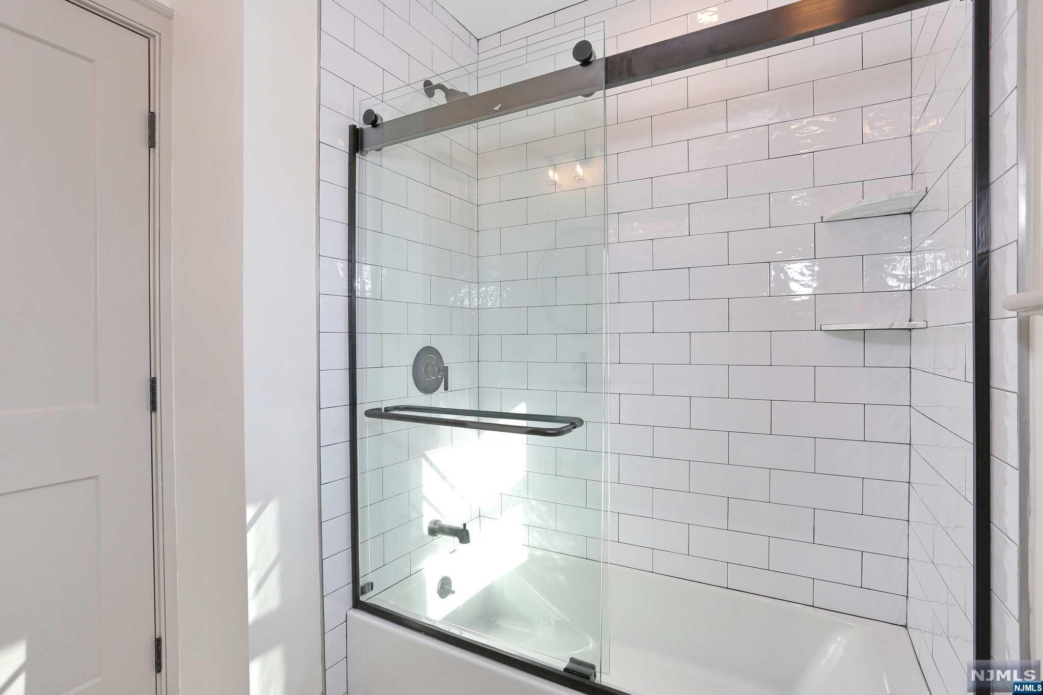 224 3rd Avenue 2nd.floor