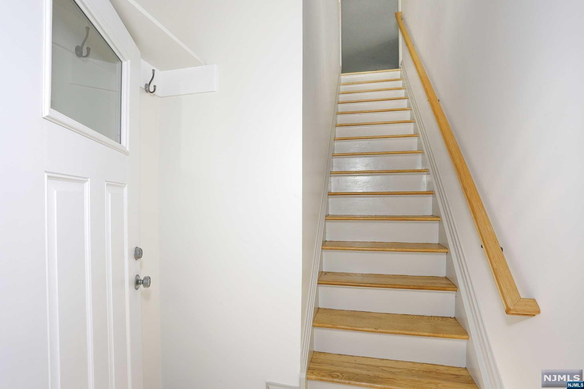 224 3rd Avenue 2nd.floor