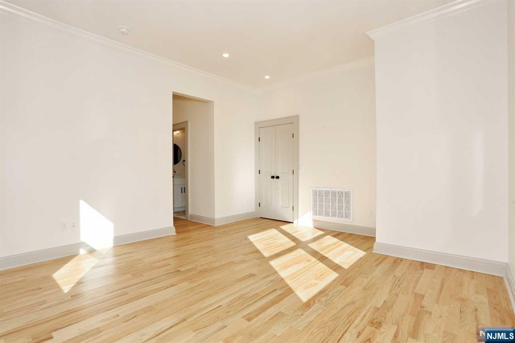224 3rd Avenue 1st floor
