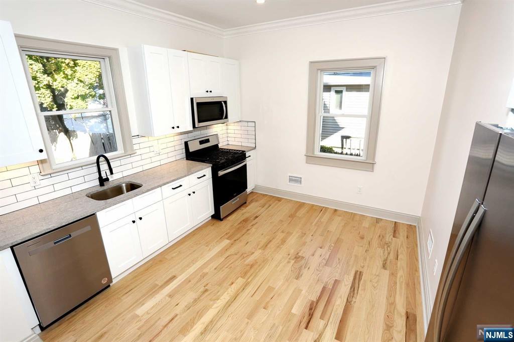 224 3rd Avenue 1st floor