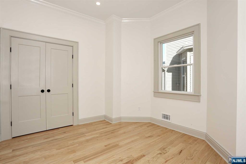 224 3rd Avenue 1st floor
