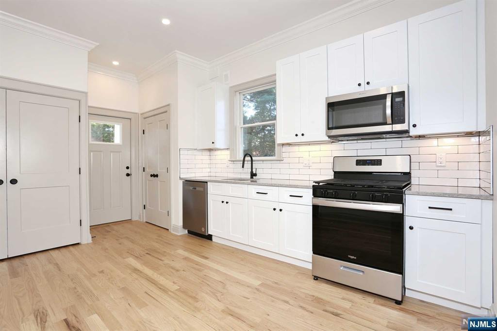 224 3rd Avenue 1st floor