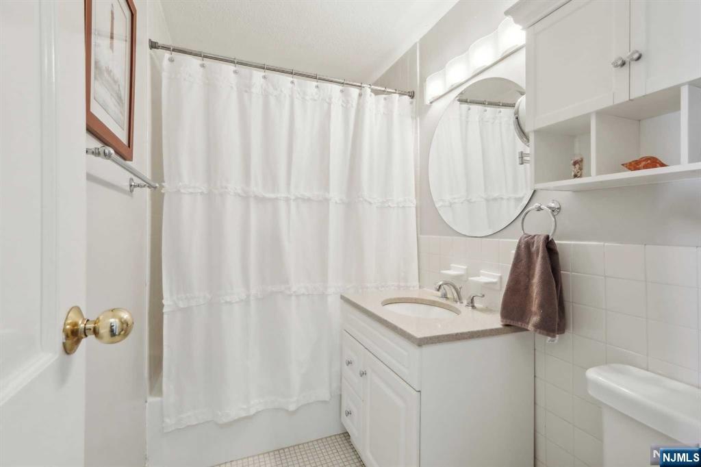 235 Prospect Avenue 6D