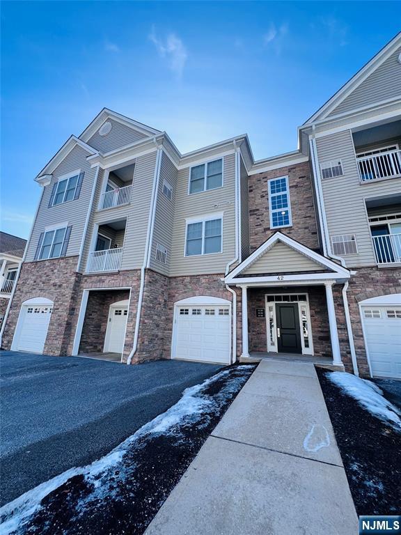 42 Elston Court 301