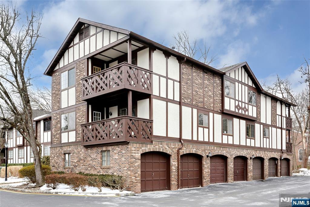 1210 Faulkner Court 1210
