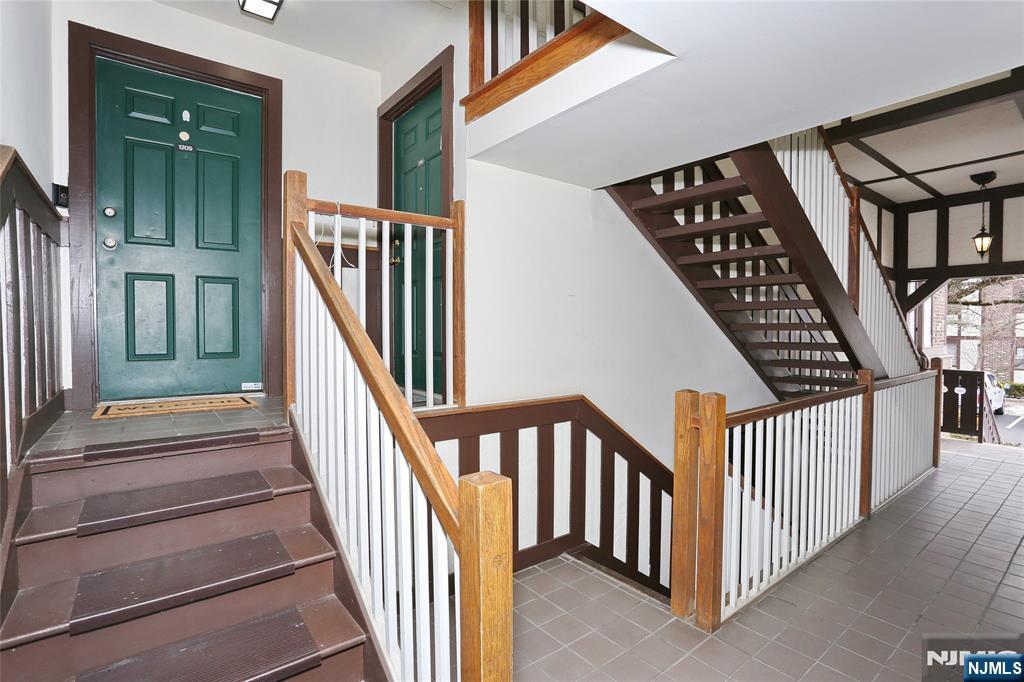 1210 Faulkner Court 1210