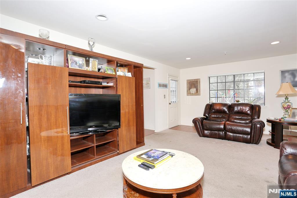 1210 Faulkner Court 1210