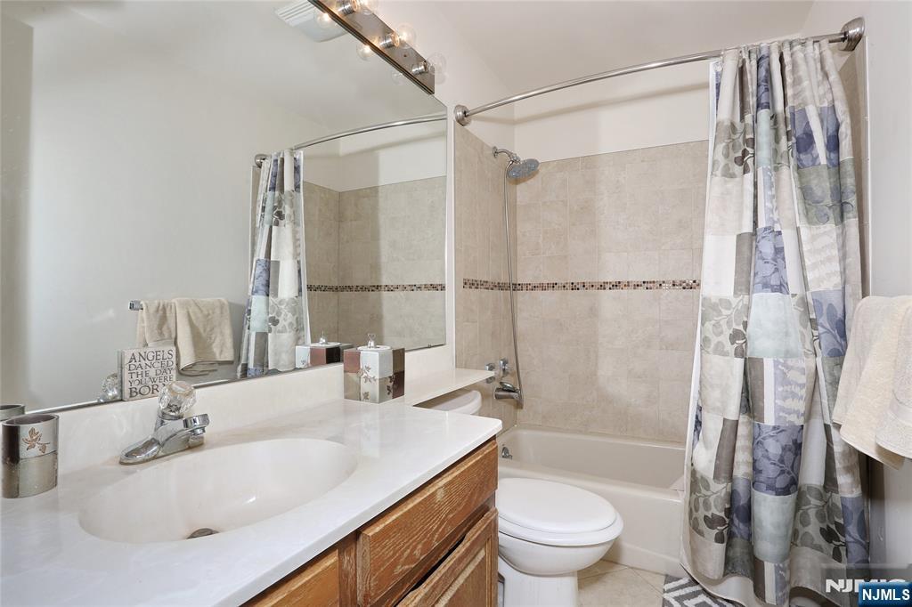 1210 Faulkner Court 1210